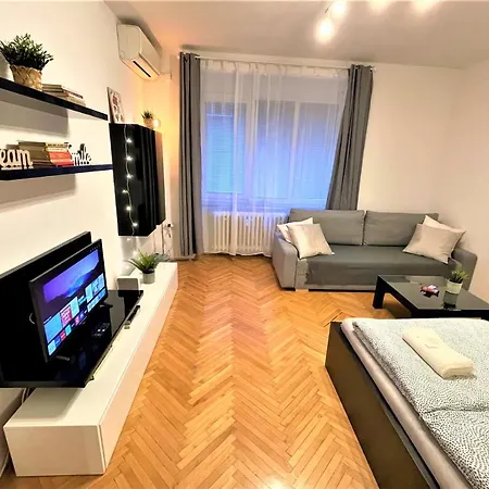 Helen - Old Town, Ac Apartment Bratislava